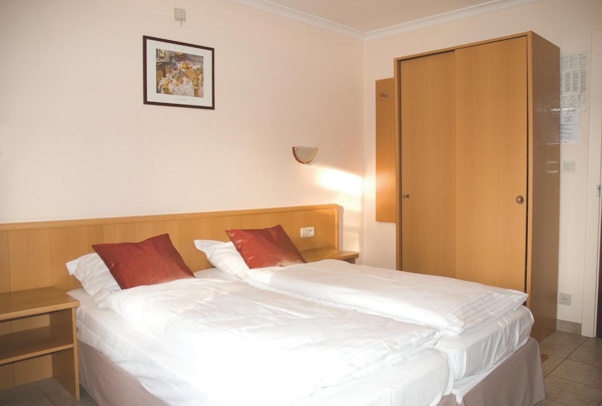 Hotel Saint-Martin Bovigny Exterior photo